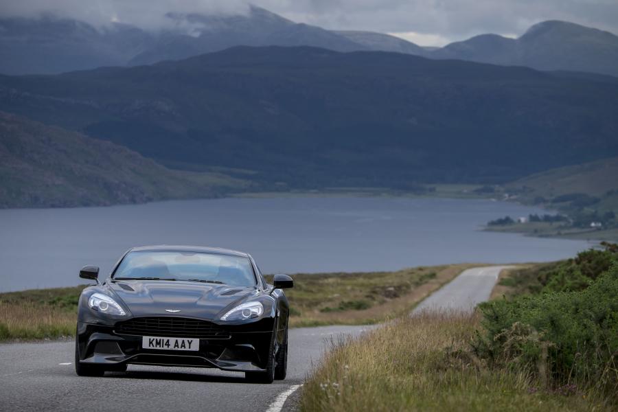  Aston Martin Vanquish Carbon Black 2014 года  (фото 24 из 30)